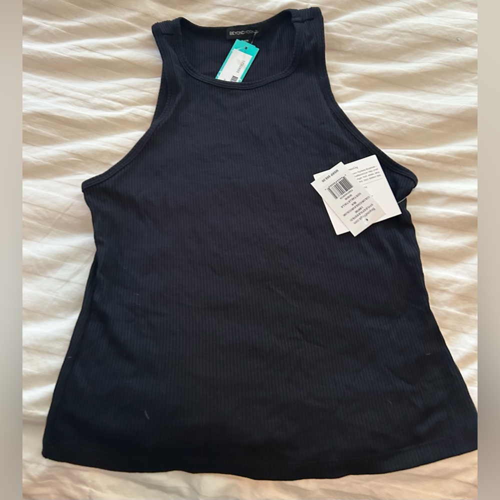 NWT ❤️BEYOND YOGA, ELEVATED ACTIVEWEAR❤️ Formation Black Tank Top - Picture 5 of 16
